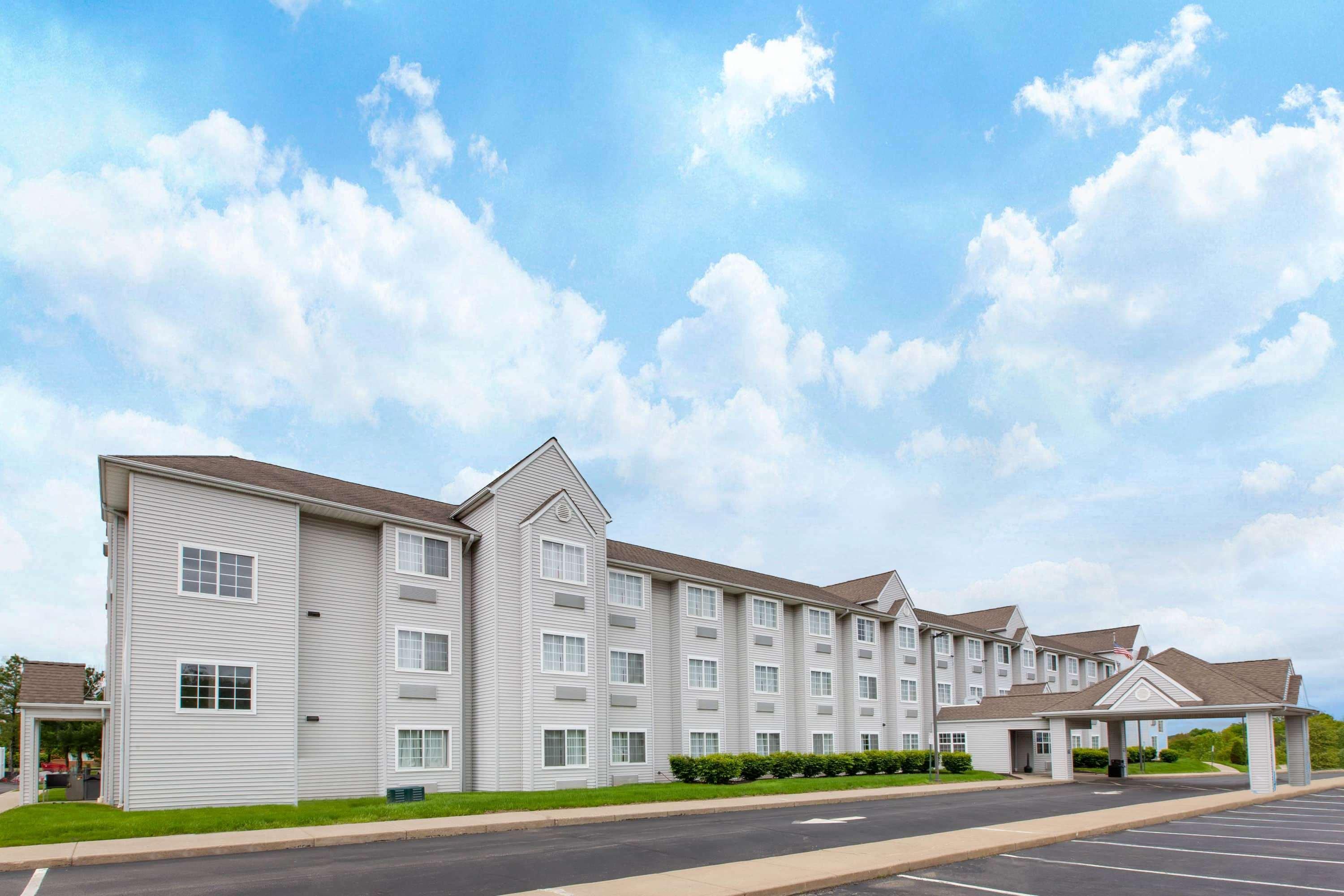فندق ميكروتل إن آند سويتس باي ويندهام مطار بطرسبرج Robinson Township المظهر الخارجي الصورة